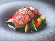 盛り付け・器・温度にも配慮し、記憶に残る一皿へ