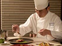 総料理長 林 浩史