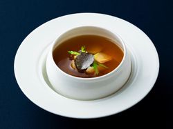 松茸とトリュフのコンソメロワイヤル
