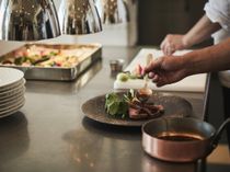 1回に100皿を作るのではなく、1皿を100回作る気持ちで