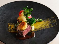 牛フィレのロースト 信州味噌を使ったベアルネーズソース