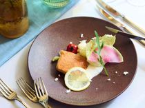 贅沢な出来立てのお料理