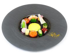 信州サーモンと天使の海老・海の幸のメリメロ
ガーデン野菜とマイクロハーブの庭園風