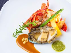 オマール海老と鮑のアメリケーヌソース仕立て