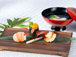 御寿司・潮仕立ての椀