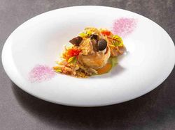 トリュフ香る鴨のコンフィ ヴォローヴァン仕立て