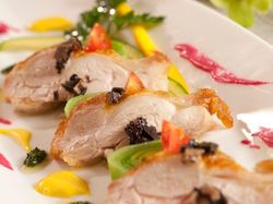 地鶏のエマンセとポロ葱 トリュフのヴィネグレットソース