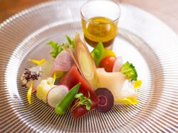 オマール海老と季節野菜
奈良漬けのラヴィゴットソース