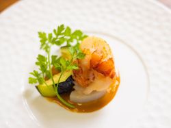 天然真鯛のポワレ
大分県産かぼすのソースヴァンブラン