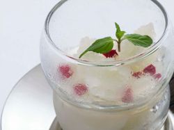 パチパチはじけるキャンディーとグレープフルーツのグラニテ