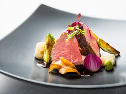 特選牛のロティー 季節の野菜を添えて
おろしポン酢ソース