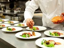 ひと皿ひと皿に想いをこめて、すべての人に笑顔がこぼれる料理を