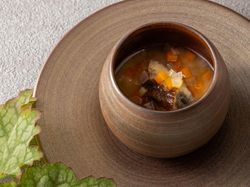 白焼きウナギのコンソメロワイヤル 山椒風味