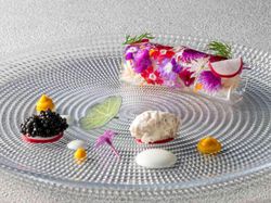 祝鯛のルーロー 彩り野菜とキャヴィアを添えて