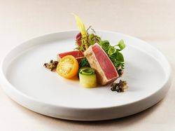 マグロの炙りと彩り野菜 酒盗のタプナード