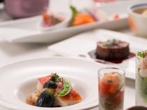 幅広い年齢層のゲストの方々に喜んでいただけるコースの数々