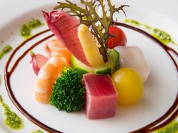 海の幸のサラダ仕立 バジルの香りとともに