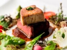 牛フィレ肉のロティ フォアグラ添え