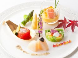 お祝いの前菜 海と大地の恵みを一皿に