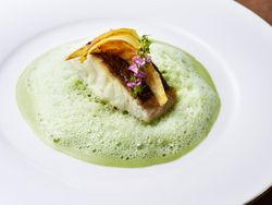 真鯛のポワレとリゾット 淡い春菊に纏われて