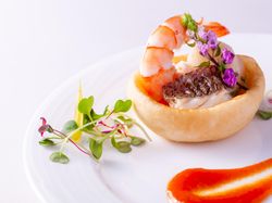 お皿が運ばれてきた瞬間、歓声があがる料理。