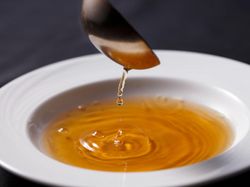 伝統のレシピと技を受け継ぎ、進化。さまざまな方々の物語の始まりの場所として。