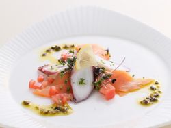 真タコとサーモンのマリネ プロヴァンス風