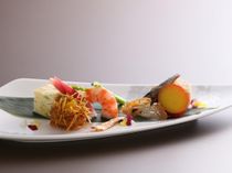 一皿一皿が季節感にあふれて美しく味わい深く