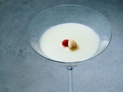 杏仁豆腐 杏仁ローストを添えて