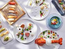 和洋折衷のコース料理を提供