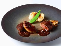 【メイン 5種】
フォアグラと国産牛フィレ肉のロッシーニスタイル