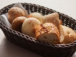 焼きたてパン・バター