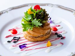 フォワグラムースとポルト酒クリームのパリブレスト