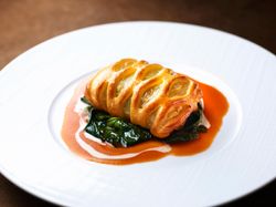 平目のアンクルート 甲殻類と白ワインのソース