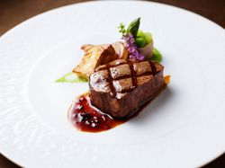 国産牛フィレ肉のグリエ 有馬山椒のアクセント