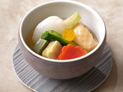 京赤地鶏と生麩
柚子香る和出汁の餡で