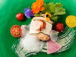 オマール海老とズッキーニのムース トマトの泡ソース