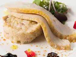 ホロホロ鳥の軽いスモーク キノコリゾット添え