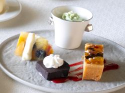 - Dessert -
薩摩芋と林檎のタルト ピスタチオムース 他