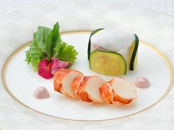 オマール海老のいヴァプール薔薇の香りのフレグランスロゼ