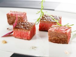 特選和牛フィレ肉のステーキ グレイビーソース