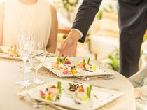 会場すぐ隣がメインキッチン!出来立てをご提供