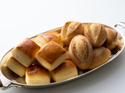 自家製ブレッド
ミニバゲット ミルクパニーニ バター