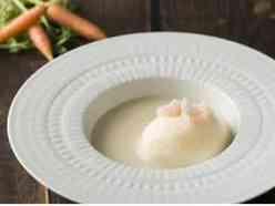 【温前菜】セロリラブのスープ キャロットのフォーム