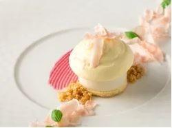 【デザート】アーモンド・ミルクのパンナコッタ ティラミス仕立て ピンクショコラのアフィネ