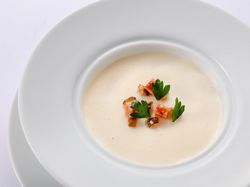 シャンピニオンのクリームスープ セップ茸のソテーとフィーヌゼルブ