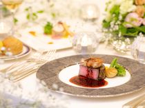 花嫁に一番近い存在のプランナーが、シェフと一緒に考えた思いを伝えるコース料理
