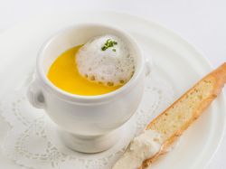 スープ:季節野菜のポタージュ カプチーノ仕立て