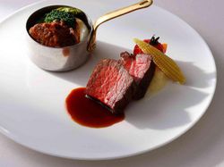 肉料理『特選牛のロースト 赤ワイン煮込み』