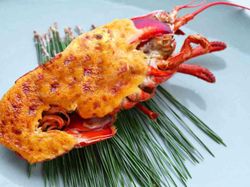 カナダ産オマール海老と雲丹味噌のグラチネ